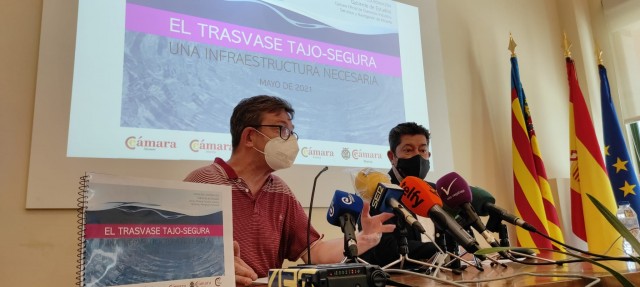 La Cámara Orihuela presenta un estudio con el que sustenta su defensa del trasvase Tajo-Segura