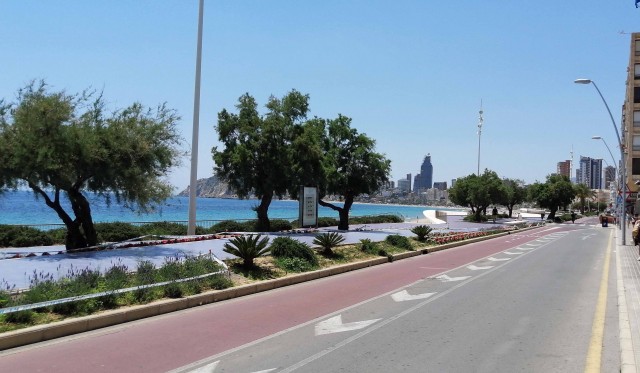 El PSOE reclama que se habiliten nuevos baños públicos en el paseo de Poniente

