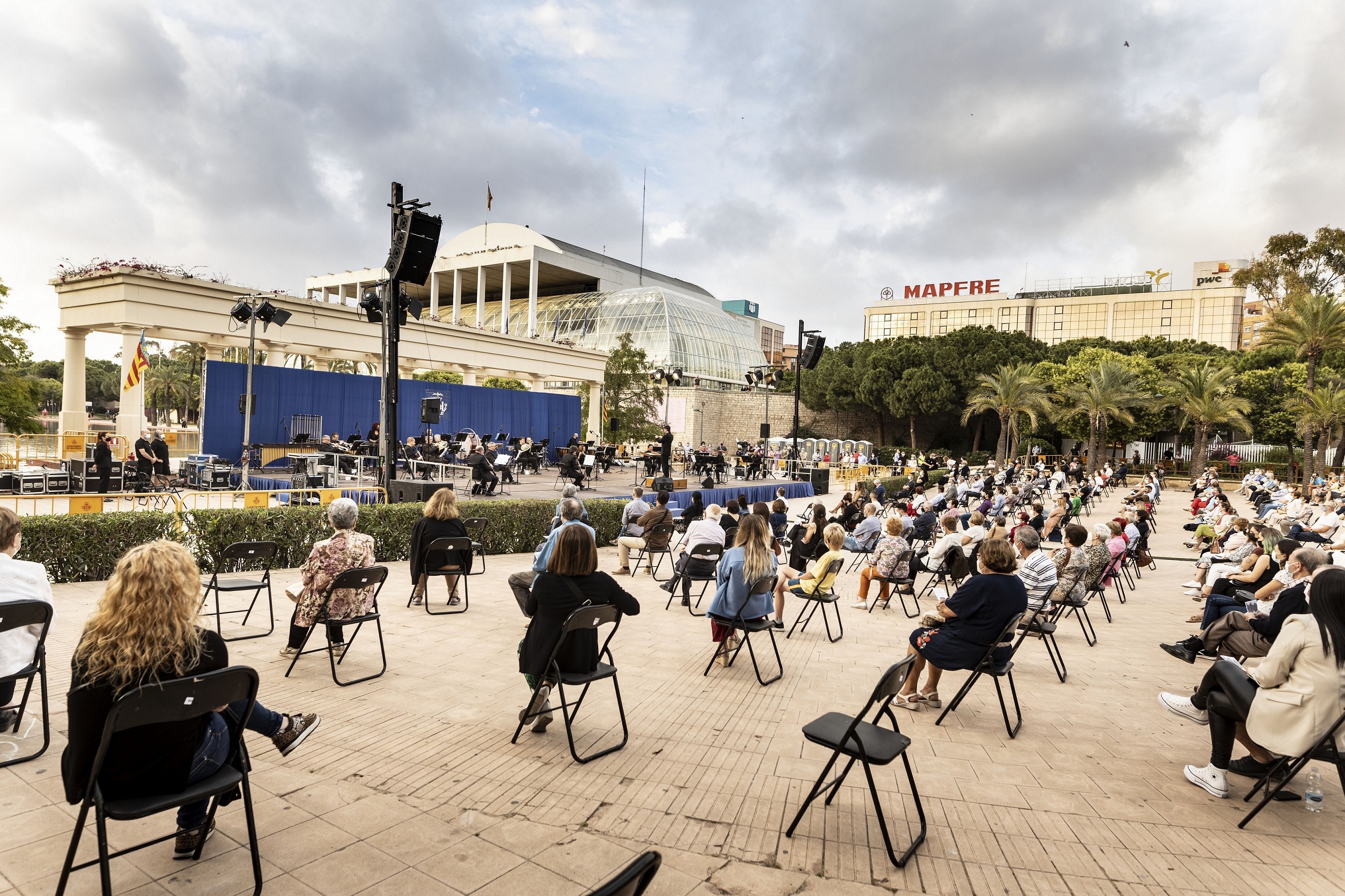 De 'Las Leandras' a 'Singing In the Rain': la música sale a los jardines del Palau