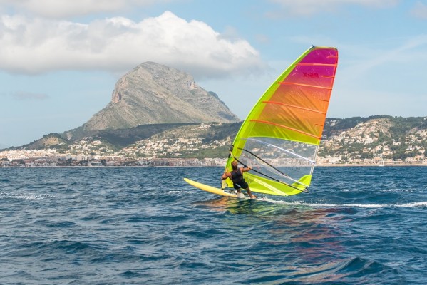 El Club Náutico Jávea, base de preparación de regatistas olímpicos 