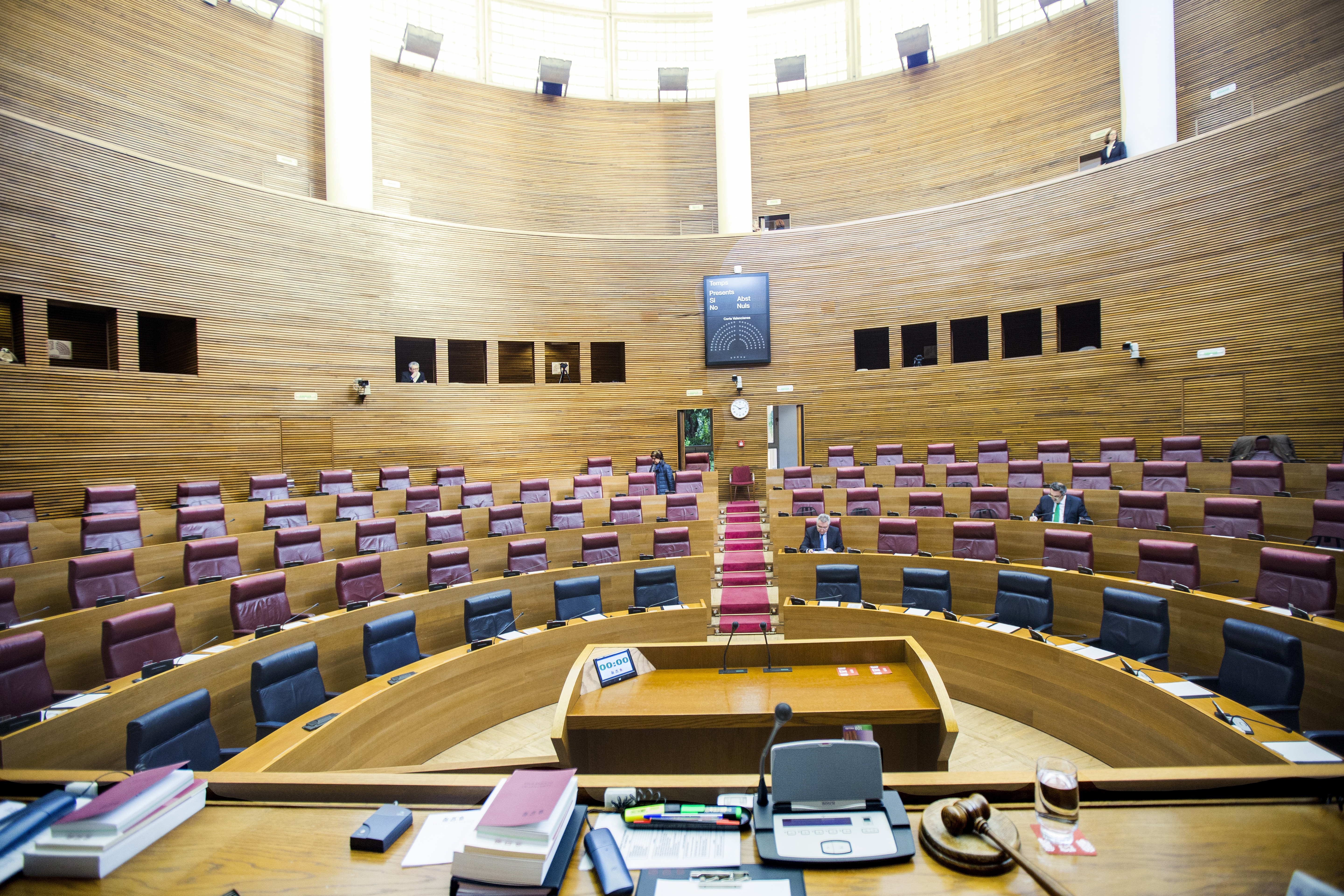 Los partidos de Les Corts decidirán a puerta cerrada si el dinero de los tránsfugas se lo queda Cs 