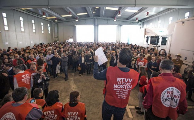 Sindicatos piden reabrir RTVV con exempleados y creen que 800 es buena cifra para empezar a negociar
