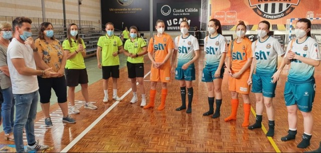 La Comunidad subvenciona con 75.000 euros a 200 clubes con equipos femeninos