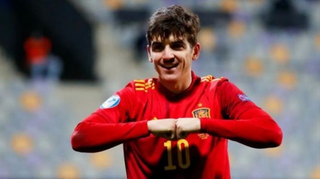 Gonzalo Villar debuta con España 9 años después del último murciano en hacerlo, Javi García