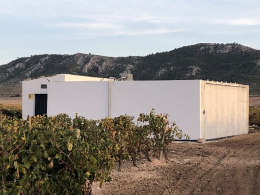 Enrique Mendoza cede a su hijo la administración de las bodegas tras el acuerdo familiar