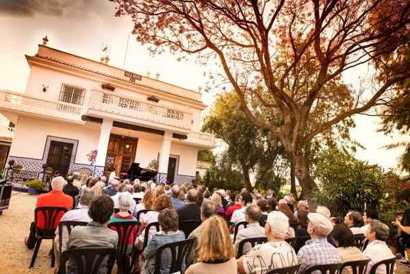 Elvira Lindo y Antonio Galera reivindican la importancia de la cultura ante la adversidad