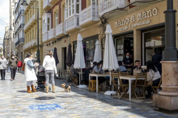 Cartagena, Torre Pacheco y Águilas mejoran y avanzan a nivel 1: comercios y cines al 75% 