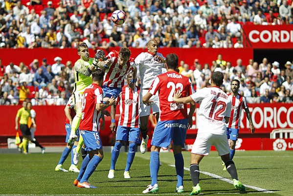 Sevilla sigue en depresión con empate que tampoco le vale al Sporting