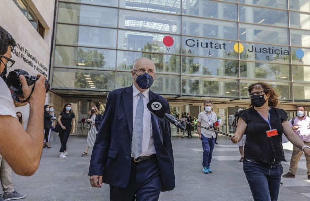 Tres acusados aceptan un año de cárcel en el último juicio de Cooperación pero Blasco rechaza pactar