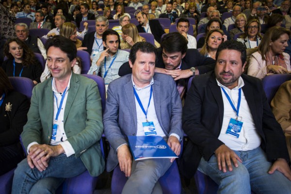 Císcar premia a la Vega Baja y 'borra' del mapa a Mercedes Alonso y Adela Pedrosa