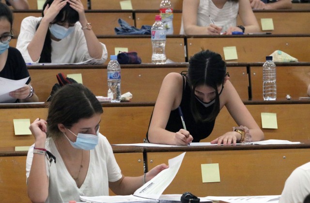 Unos 24.500 estudiantes de la Comunitat Valenciana empiezan este martes la PAU 