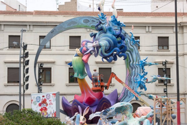 La ordenanza de Fiestas de Alicante: la oposición 'pule' el certificado de estabilidad de las hogueras