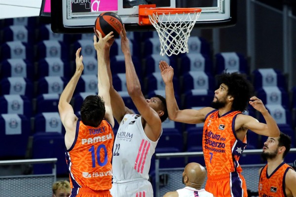 Valencia Basket no puede ante el Madrid de un brillante Causeur