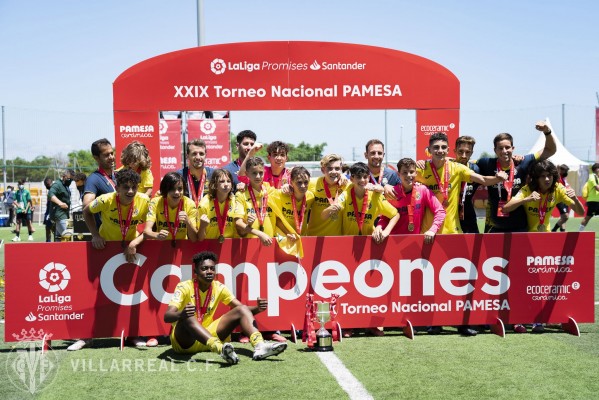 El Villarreal, campeón de LaLiga Promises infantil
