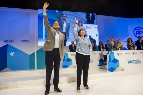 Bonig sale ungida por Rajoy mientras Betoret y Contelles celebran su congreso paralelo 