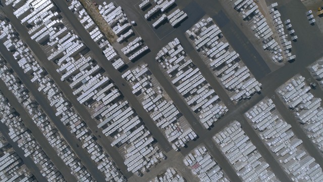 El universo Pamesa: seis marcas, nueve centros logísticos y más de mil camiones diarios cargados