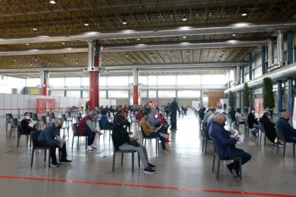 La Comunitat comienza a citar para vacunar a personas de entre 40 y 49 años la próxima semana
