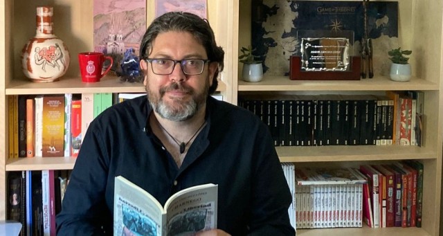 Miguel Sánchez publica 'Charnego': 