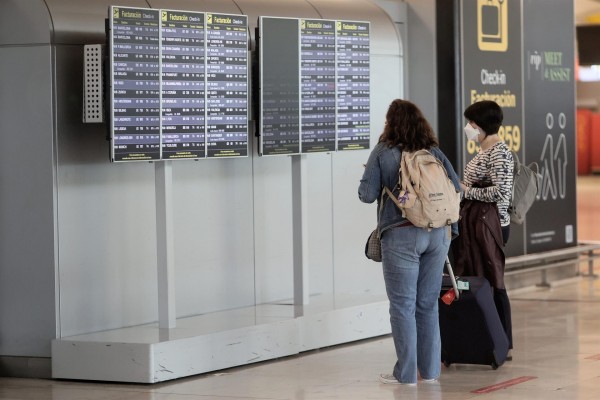 Sanidad amplía el lunes las pruebas diagnósticas en los controles sanitarios para acceder a España
