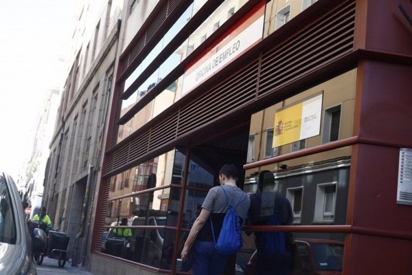 Un total de 25.284 extranjeros residentes en la Comunitat adquirieron la nacionalidad española en 2020