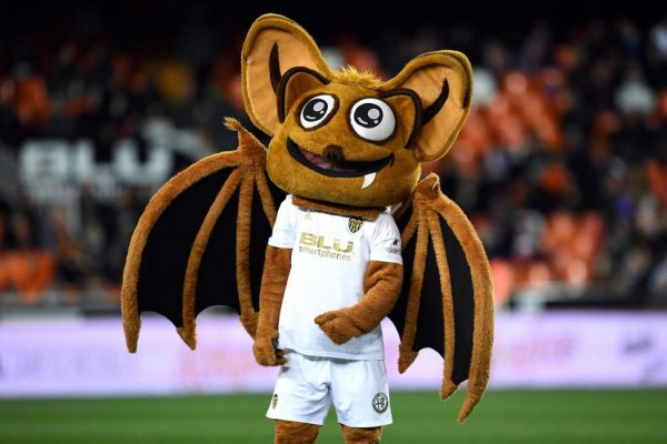Historias de Mestalla: Un tipo gordo con un disfraz ridículo