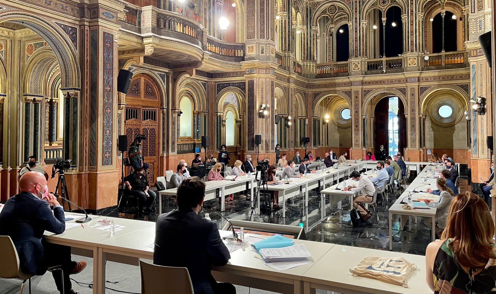 La Diputación aprueba asumir la gestión de Divalterra mientras los sindicatos estallan 
