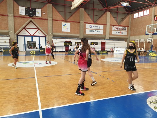 Las chicas de Estudiantes y los chicos de UCAM y Molina, en los Nacionales infantiles de Galicia