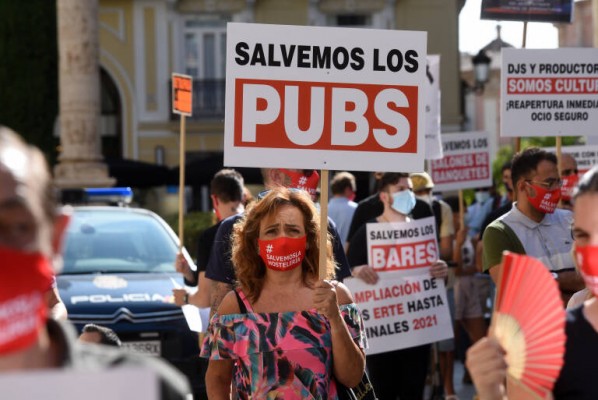 El ocio nocturno estalla contra el nuevo horario de cierre: 