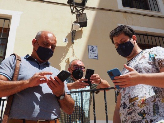 La Vila implanta 10 puntos de conexión Wi-Fi gratuita en zonas públicas
