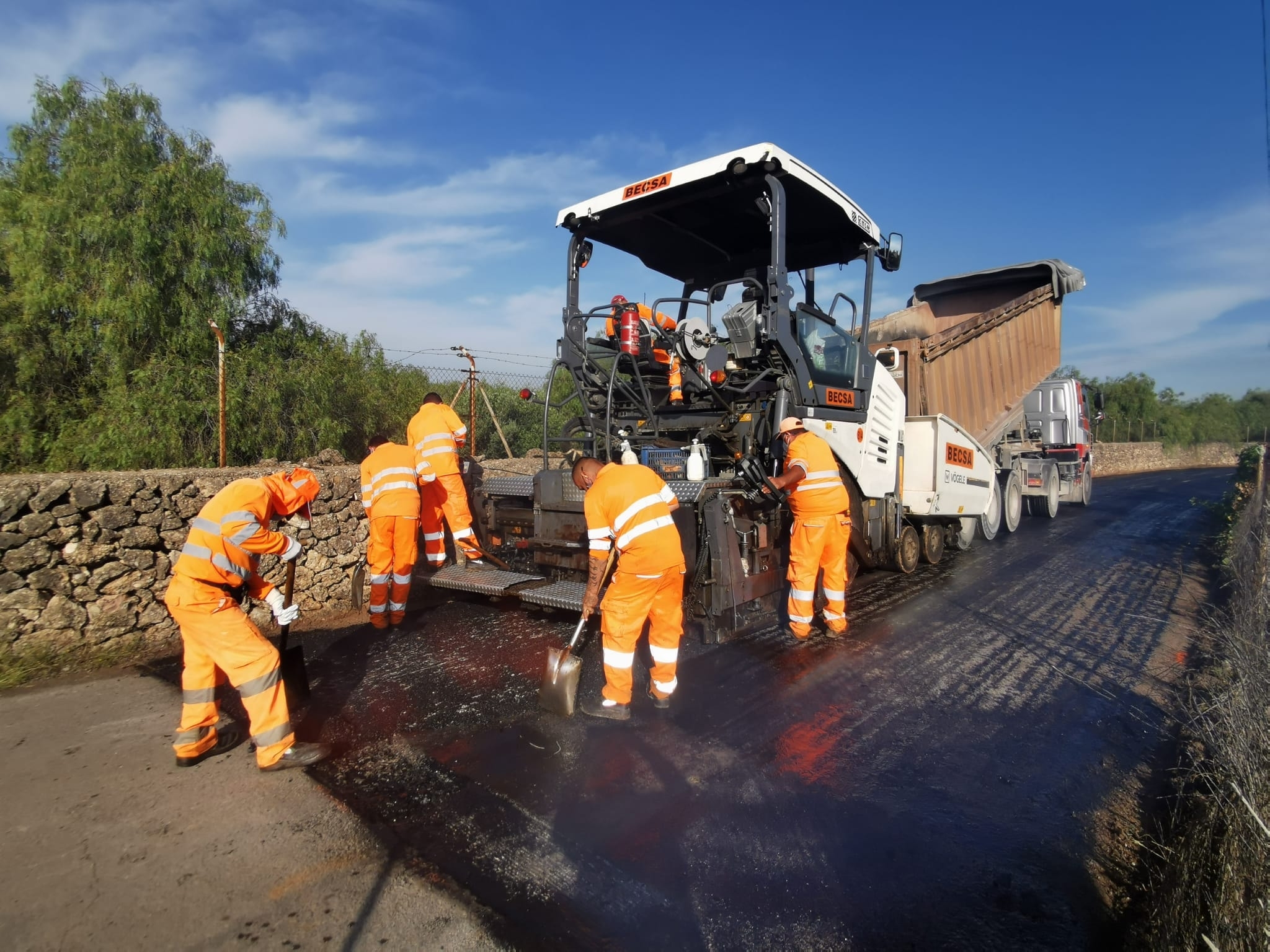 Vila-real adecenta los viales de la partida Madrigal dentro

de su plan de mejora de caminos rurales