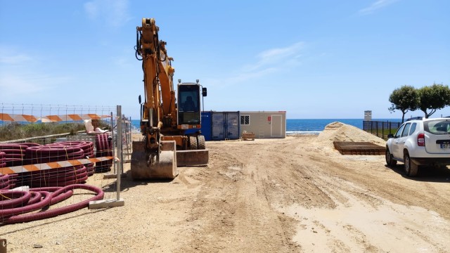 La erosión en la costa de la Zofra obliga a construir 280 nuevos metros de muro y restaurar 43