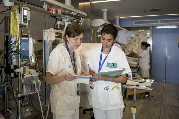 La Comunitat registra 15 agresiones a enfermeros en 2020, cuatro menos que el año anterior
