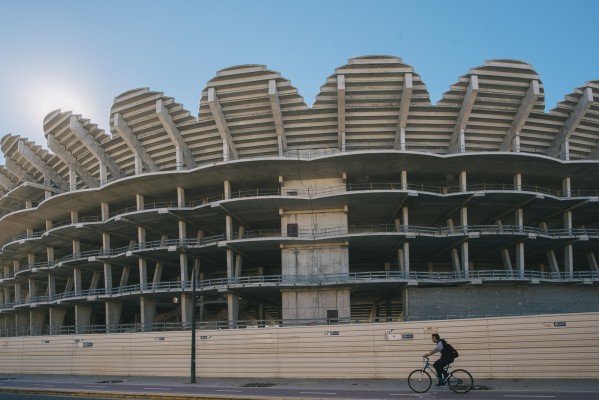 Compromís azuza al PSPV para resolver la ATE del nuevo Mestalla