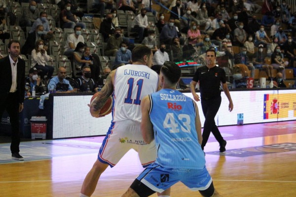 El HLA Alicante cierra con mal gesto el carrusel de emociones en que se convirtió su partido en Lugo