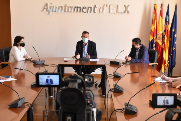 Calma tensa con el Palacio de Elche: González exige uno como el de Alicante y traslada la patata caliente al Consejo Social