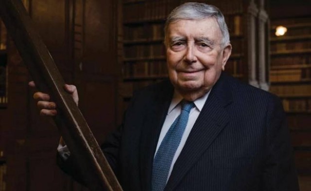 El veterano periodista y académico Luis María Anson liquida su sicav Yak Investment