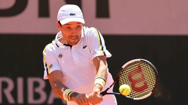 Bautista cae inesperadamente ante el suizo Laaksonen y se despide de Roland Garros