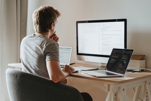 Un estudio de la UV advierte de que la ley de teletrabajo no resuelve algunos problemas