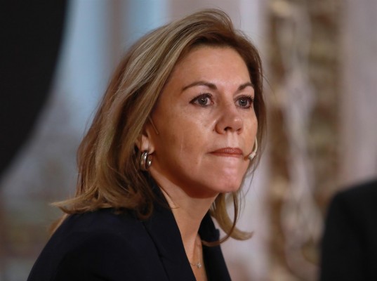 El juez imputa a Cospedal y a su marido por el presunto espionaje a Bárcenas en 'Kitchen'