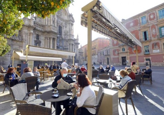 La reactivación de la hostelería hace caer el paro casi un 4%: 4.600 murcianos encuentran trabajo en mayo