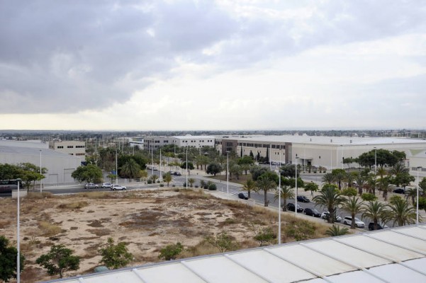 Àgora pide que PIMESA construya pequeñas naves en Elche Parque Empresarial para arrendar