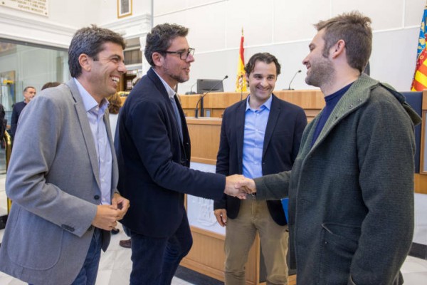 Sigue la 'rueda' en la Diputación: Compromís vuelve a apuntar a Mazón; el PP, al asesor de Fullana