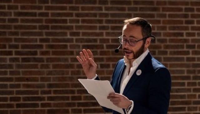 Antonio Praena presenta su último poemario en La Nau
