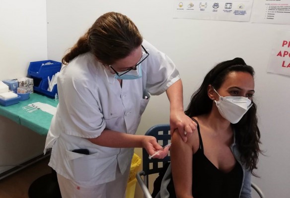 España administra 292.096 dosis en 24 horas y casi 9,5 millones de personas tienen pauta completa