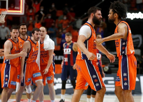 Valencia Basket busca un juego más agresivo para cerrar el pase a semis en Vitoria