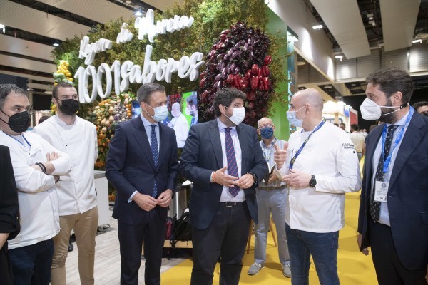La Región presume de gastronomía en Madrid Fusión con un estand decorado con 1.500 kilos de frutas y hortalizas 