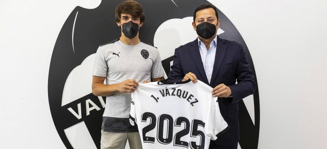El Valencia CF oficializa la renovación de Jesús Vázquez hasta 2025