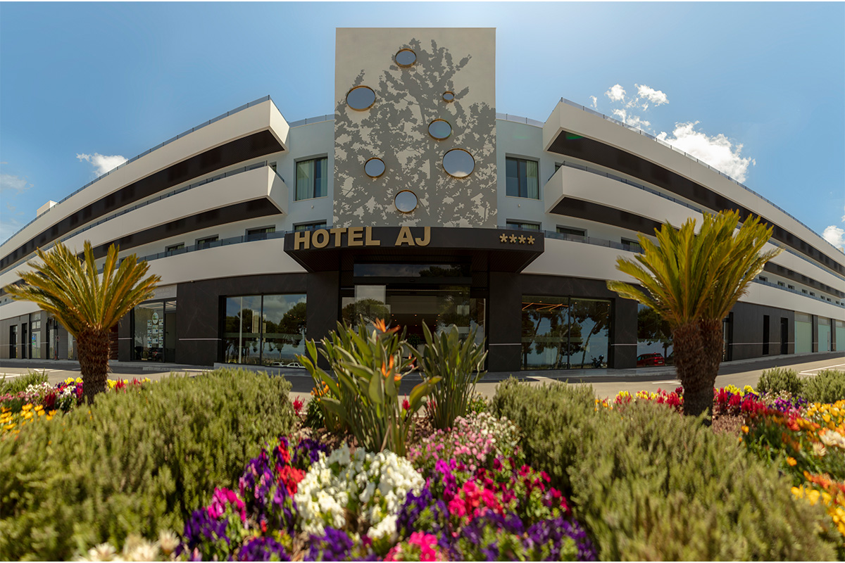 SH arranca la temporada turística abriendo las puertas del hotel nuevo Hotel AJ Gran Alacant
