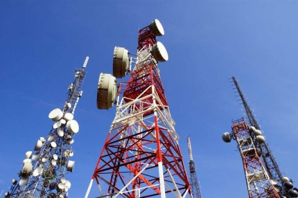 Telefónica cierra la venta de las torres de 'teleco' europeas de Telxius a American Tower