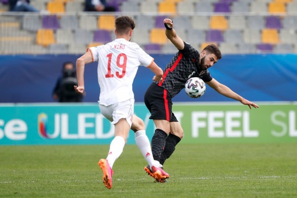 Fer Niño y Yeremy Pino ayudan a que la rojita acceda a las semifinales del Europeo